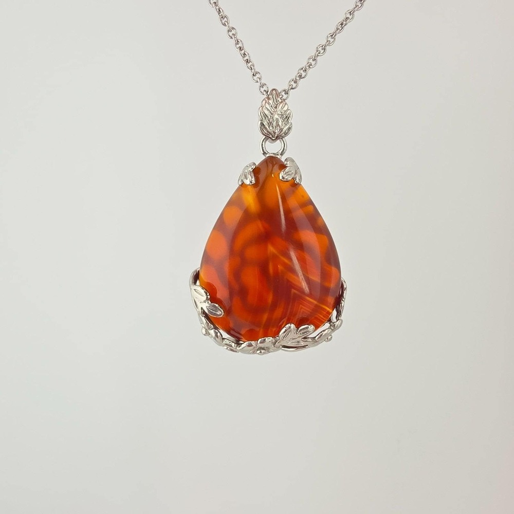 Vintage Natural Red Agate Necklace Filigree Rose Floral Motif Silver Tone 18"
